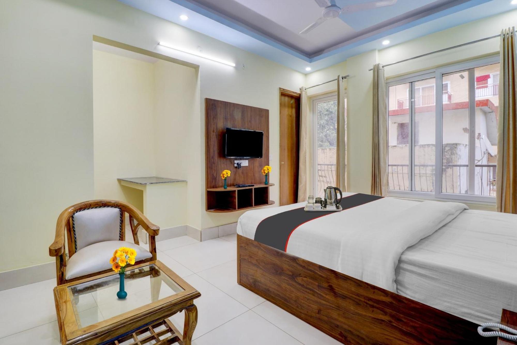 Super Capital O Crestwood Inn Dehradun Exterior photo