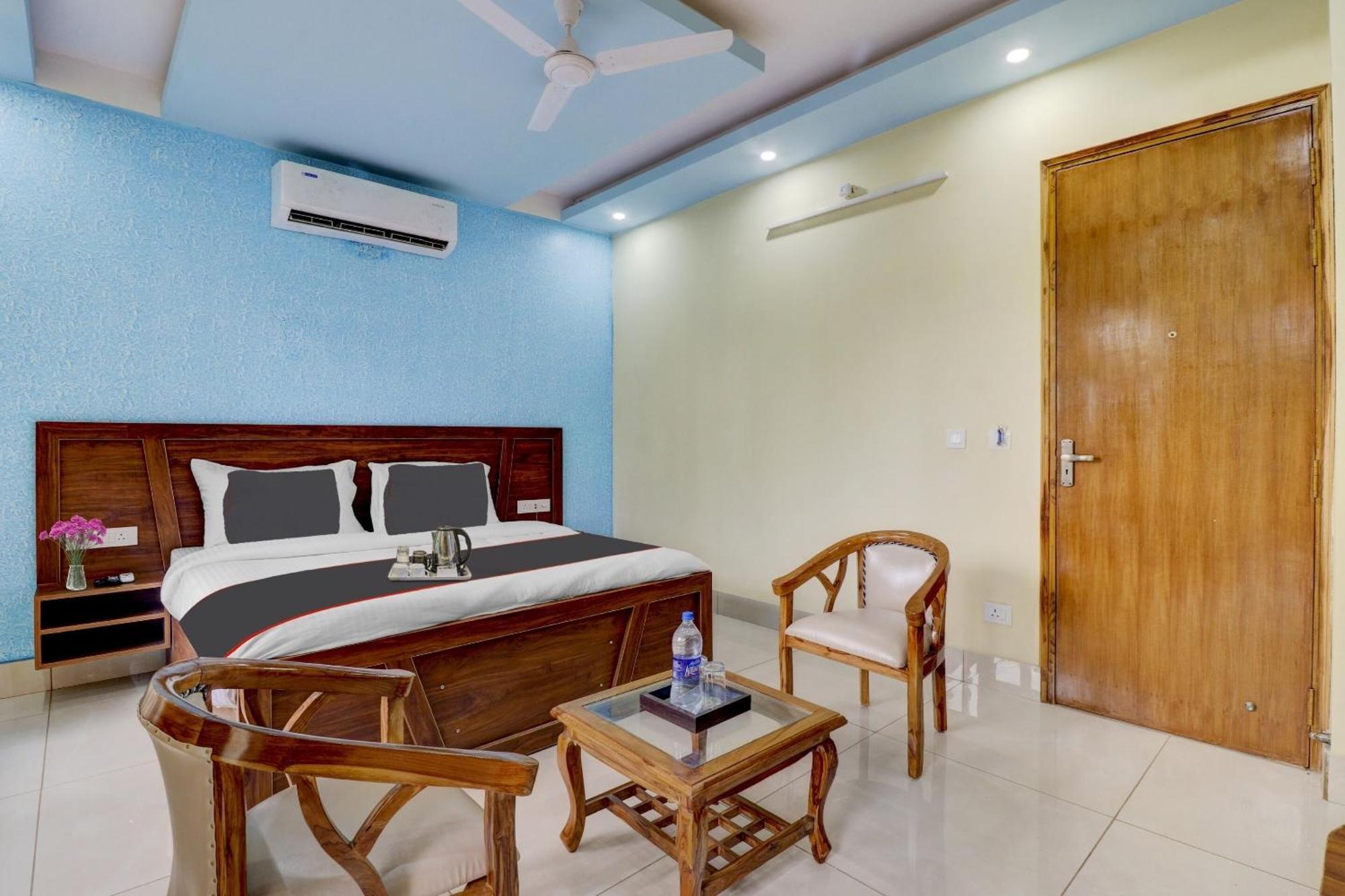 Super Capital O Crestwood Inn Dehradun Exterior photo